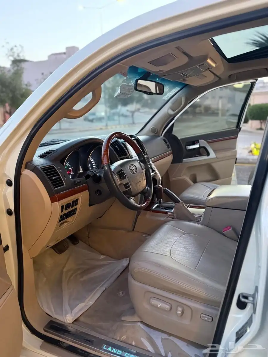 جيب لاندكروزر 2013 vxr الممشى 370 الف تقريبا شد بلد 7