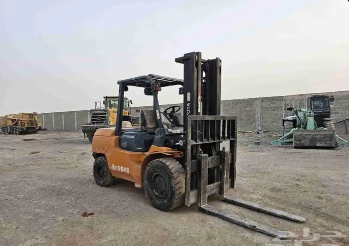 رافعات شوكية للإجار اليومي والشهري وبأسعار مناسبه 1