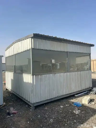 غرفه بركس مقاس 4 في 4 مستخدم نضيف جدا معزولة 1