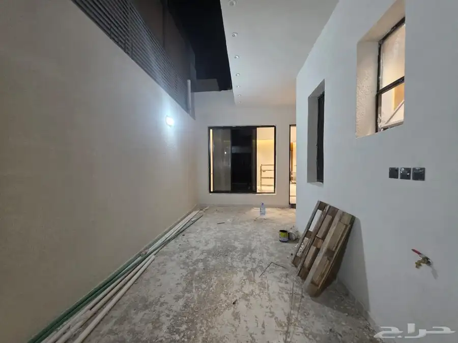 درج صاله بدون شقه مساحتها 200م بحي طويق 2