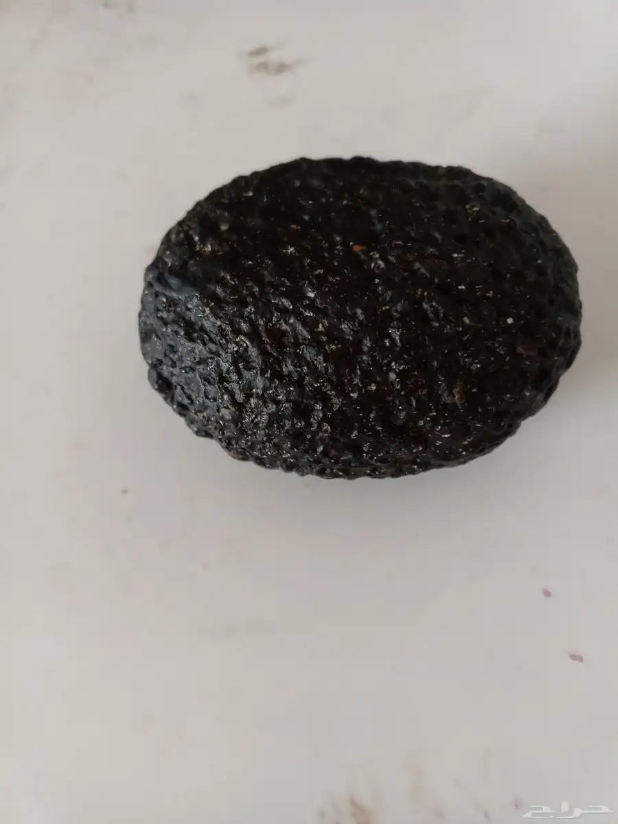 حجر غريب 0