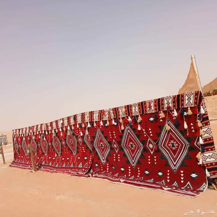 يوجد لدينا قهوجين وصبابين رجال ونساء وايضن يوجد لدينا 5