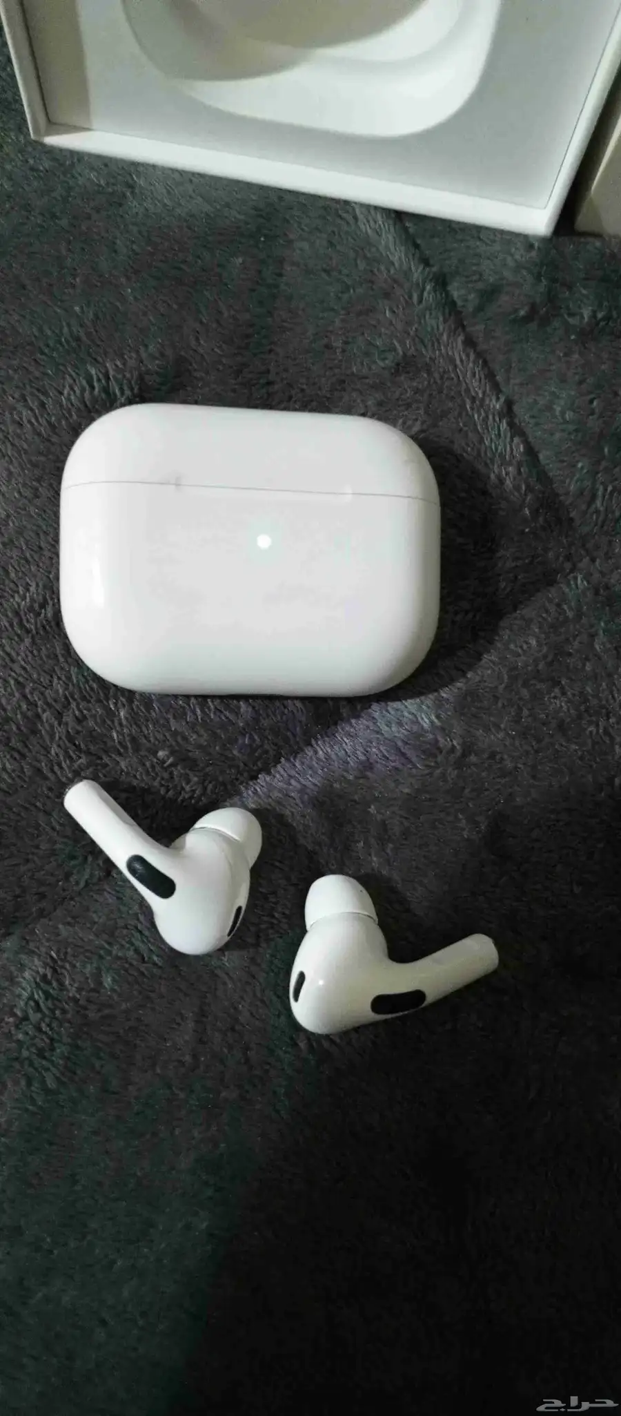 سماعة رأس مع خاصية الضوضاء شبه جديدAir Pods pro 4