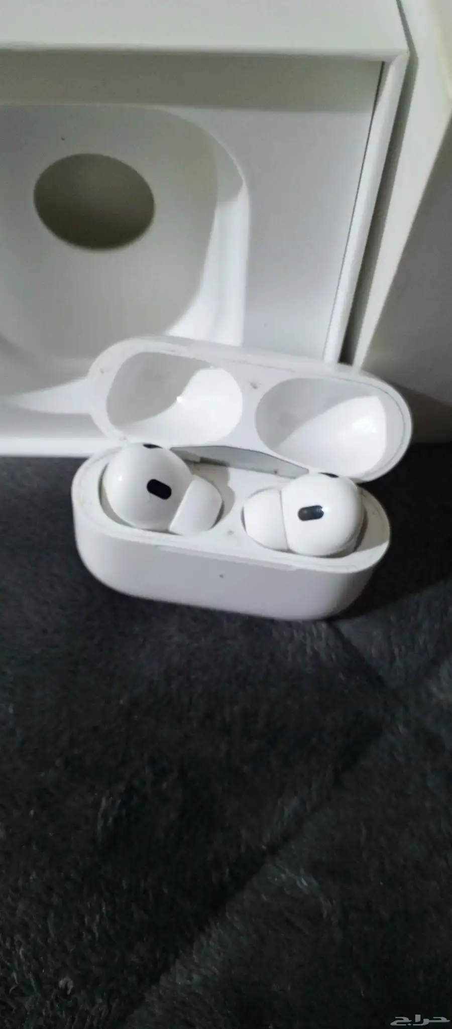 سماعة رأس مع خاصية الضوضاء شبه جديدAir Pods pro 6