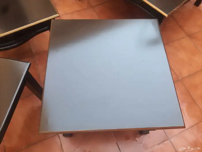 طاولات بحاله جيده على السوم البيع جميعهم او بعضهم 2
