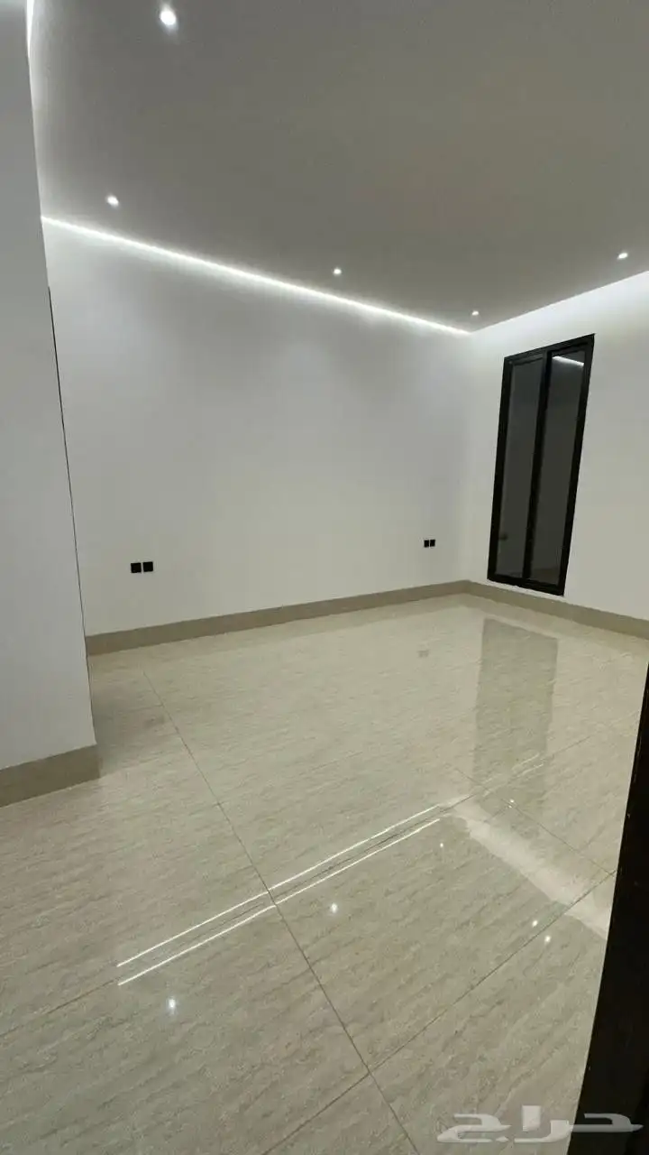 دور ارضي 5غرف جديد في حي طويق للإيجار 2