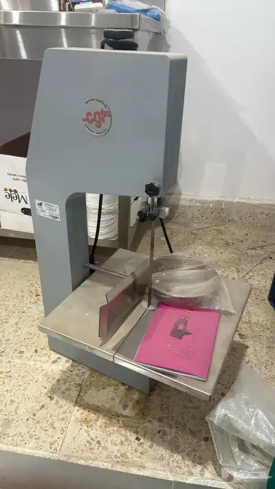 منشار لحم كهربائي جديد ما استخدم 0