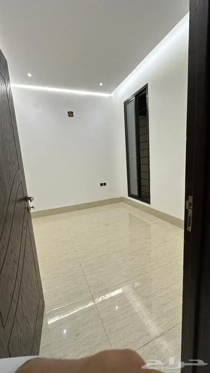 دور ارضي 5غرف جديد في حي طويق للإيجار 5
