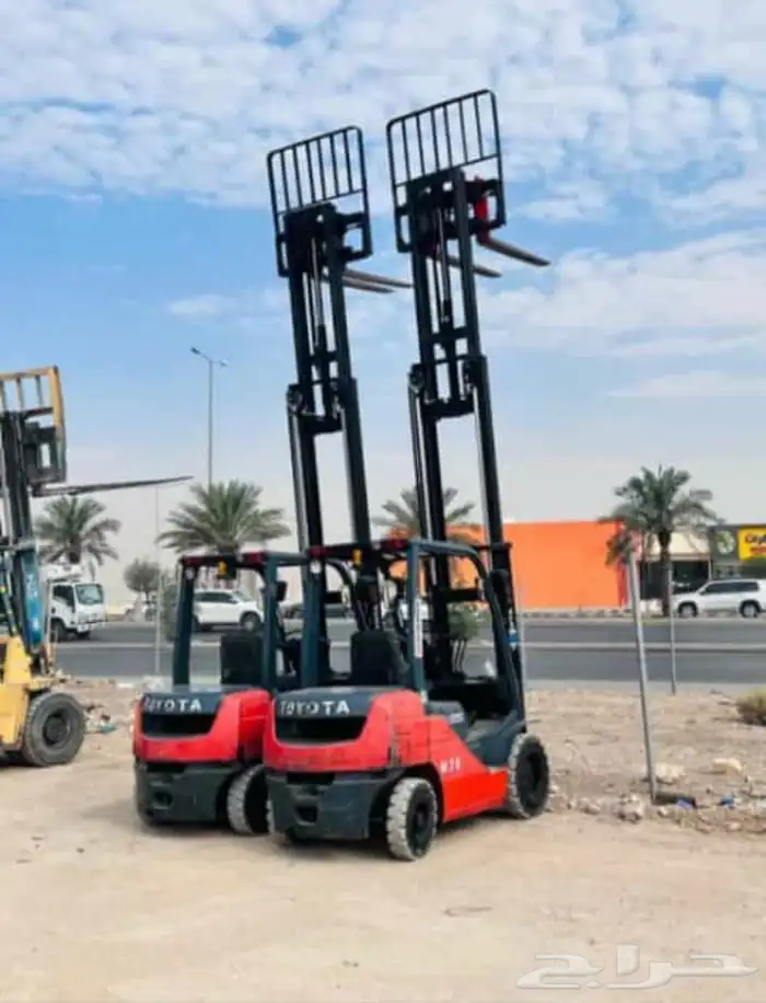 روافع شوكية للإيجار بجميع الأحجام والأنواع 6