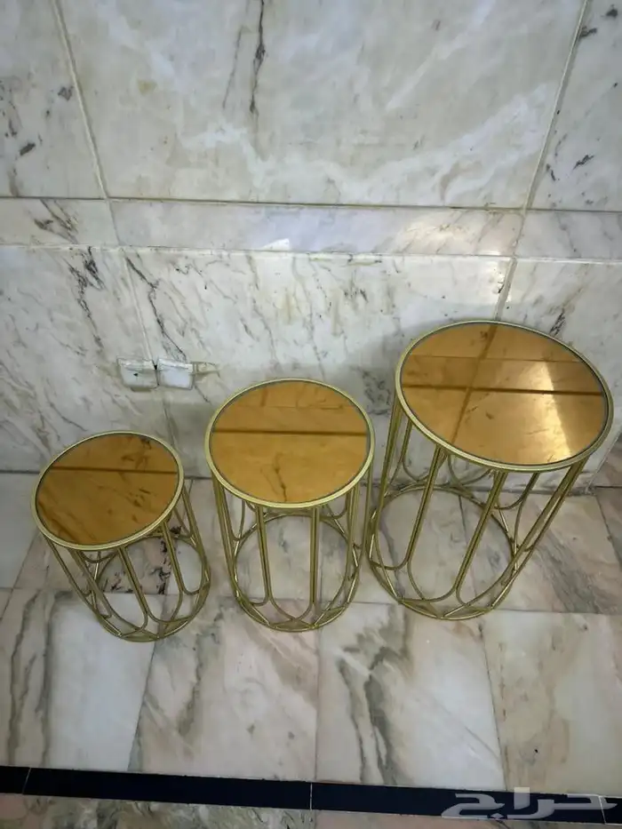 طقم طاولات ذهبيه 13