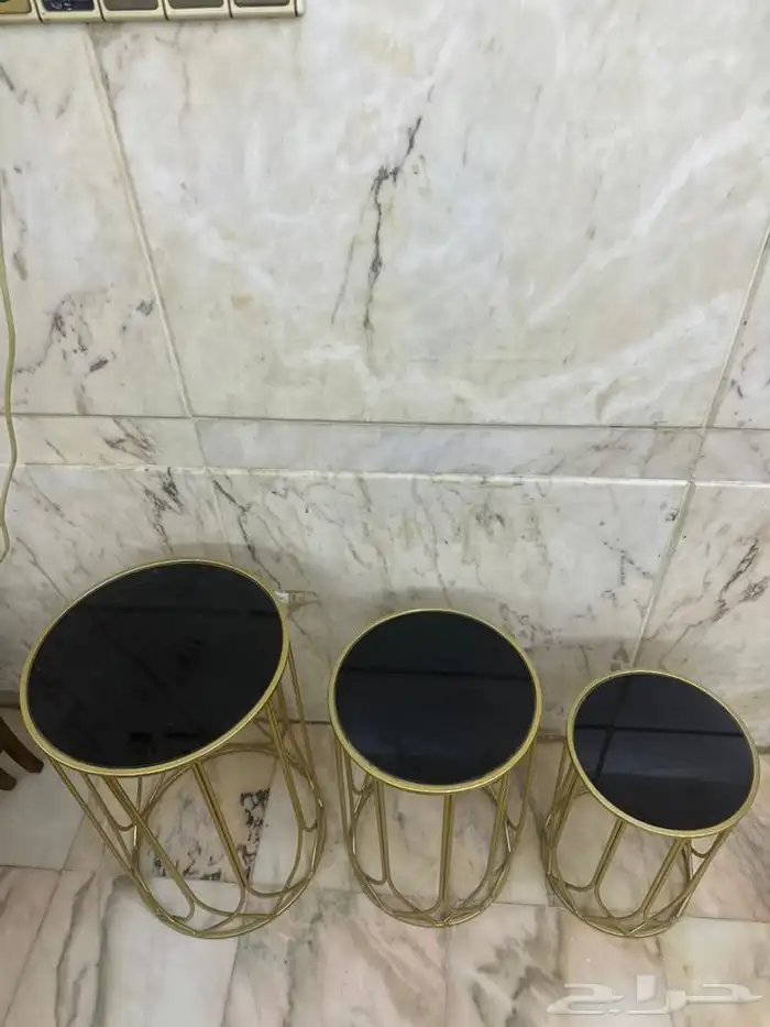 طقم طاولات ذهبيه 5