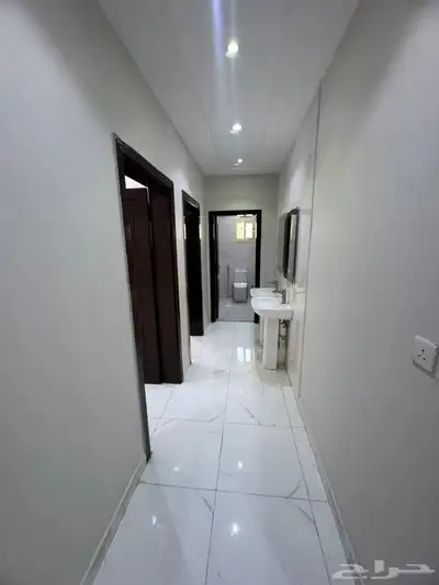 شقه 5 غرف جديده للايجار بحي الريان 4