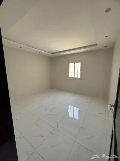 شقه 5 غرف جديده للايجار بحي الريان 7