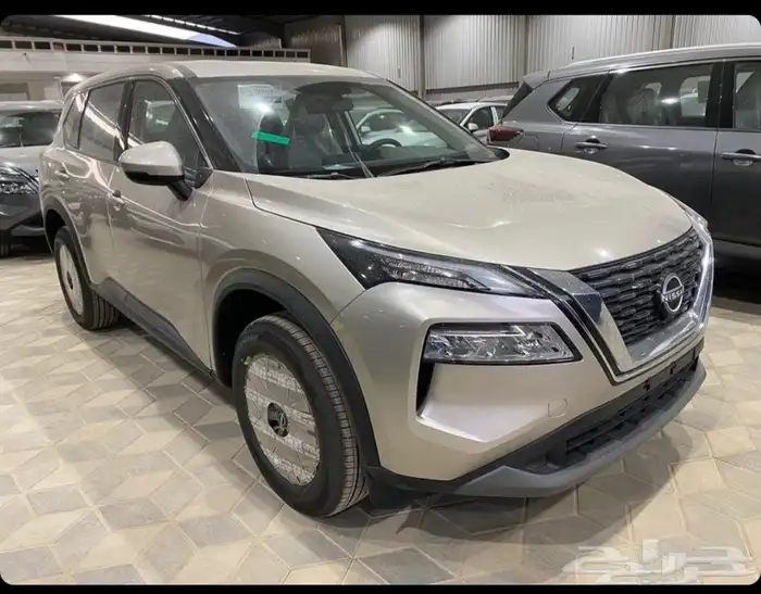 نيسان اكس تريل 7 مقاعد 2025 كاش وقسط بأقل سعر تظليل مجاني 1