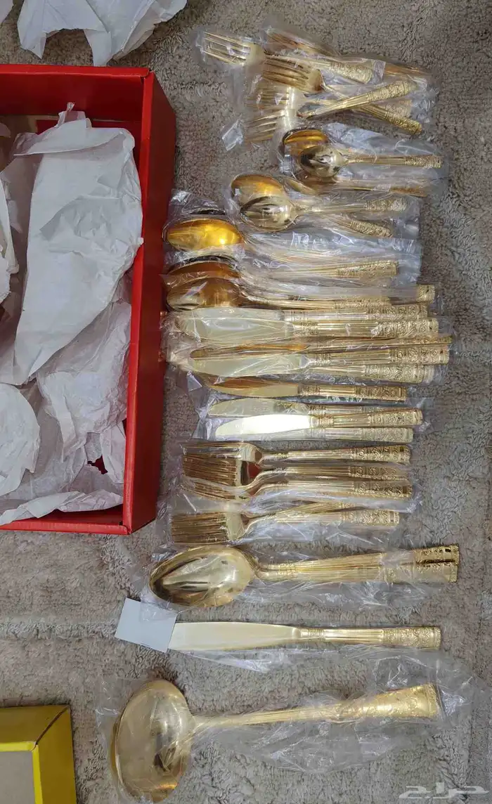 نوادر أطقم مكة والمدينة.. وسكاكين مخزنة بكرتونها الأصلي 1