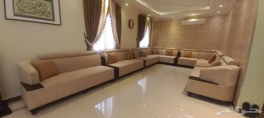 مفروشات الرياض  تفصيل جميع انواع الكنب والجلسات الارضي والس 1