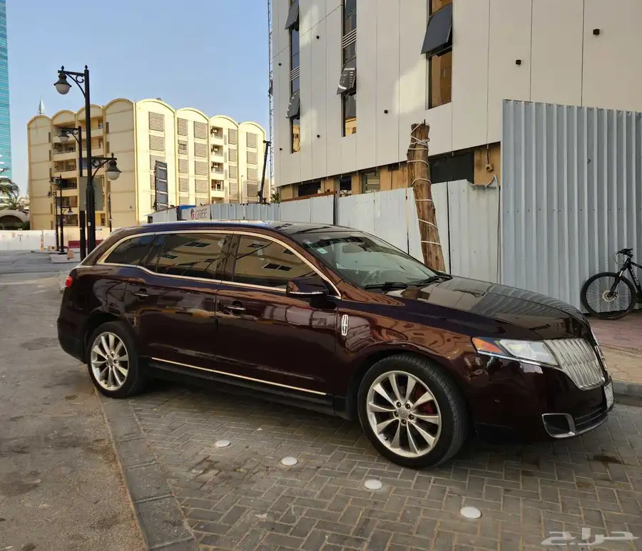 Lincoln MKT 2011 1