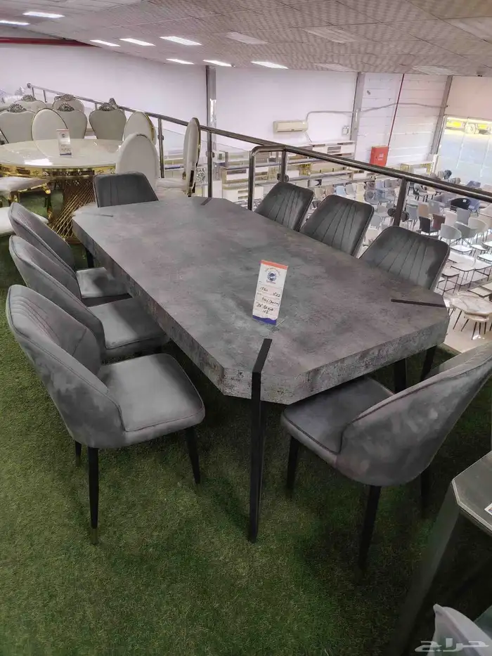8 chair with table 1