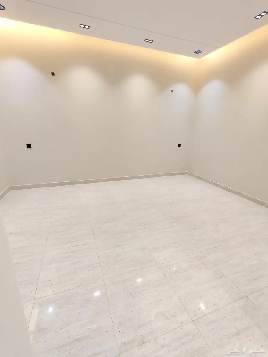 للبيع روف بحي اليرموك خميس مشيط 3