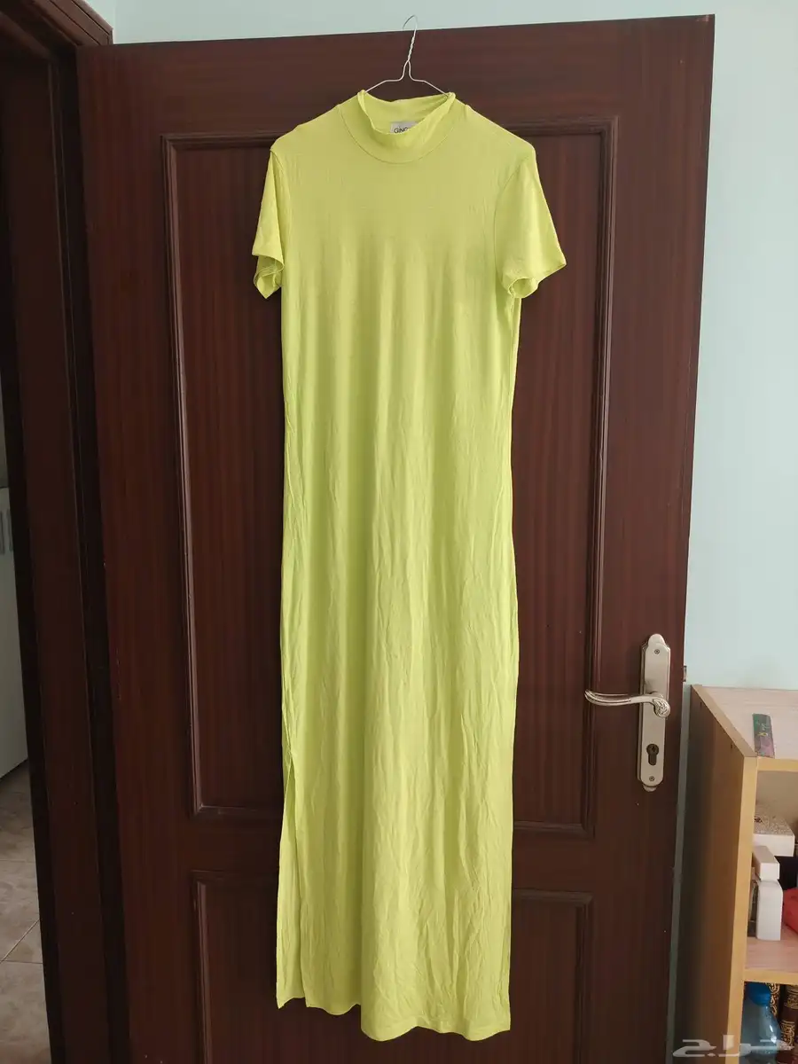 ثياب نسائية وشنط 0