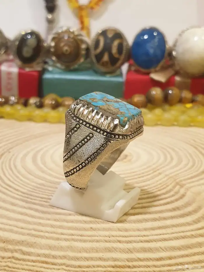 خاتم فيروز نيشابوري بعروق ذهبيه 1