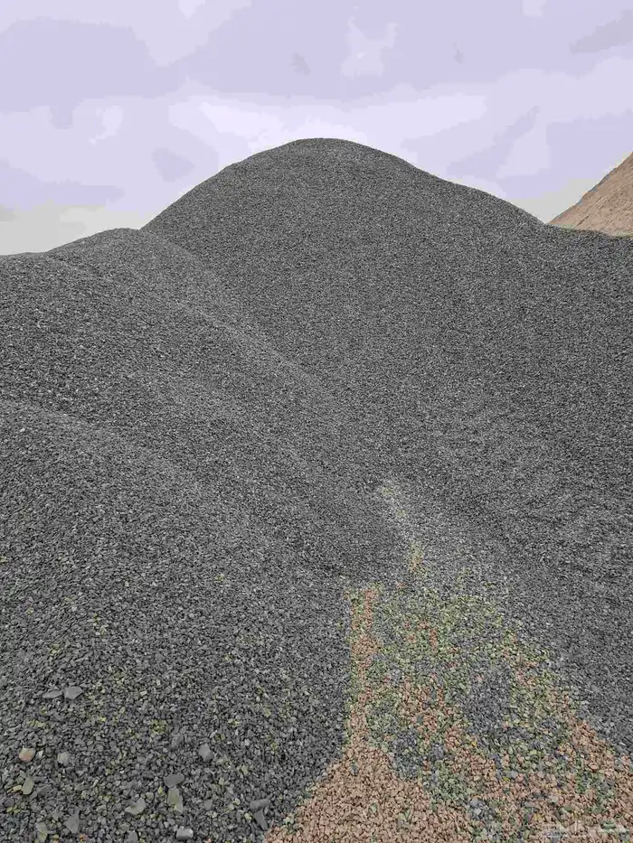 بحص ابيض ورمل ابيض واحمر وبطحا وصبيز واسفلت 9
