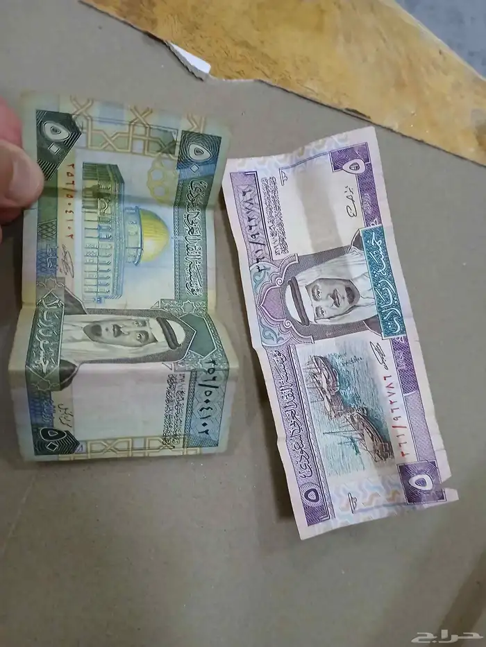 موجود عملات قديمه فئات مختلفه بحاله فوق الممتازه 1