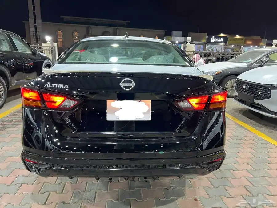 نيسان التيما ستنادر 2025 4