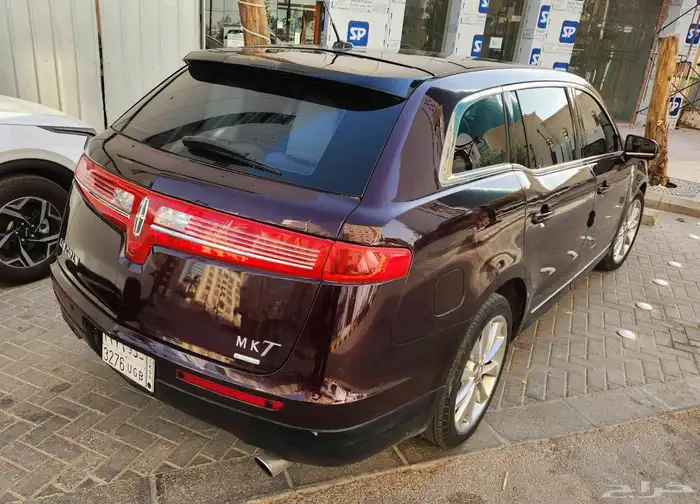 Lincoln MKT 2011 4