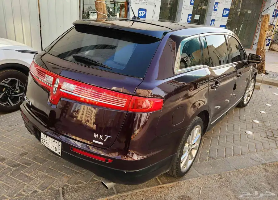 Lincoln MKT 2011 4