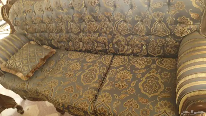 كنب كلاسيكي فخم ..جديد ... جوده .. لايفوتك السعر. 1