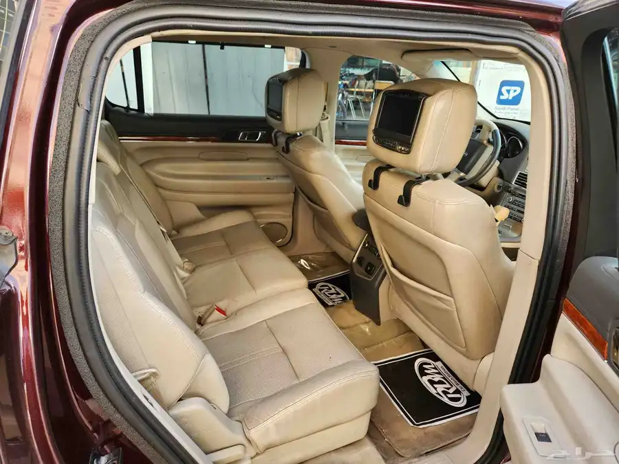 Lincoln MKT 2011 6
