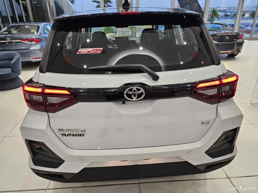 TOYOTA RAIZE 3