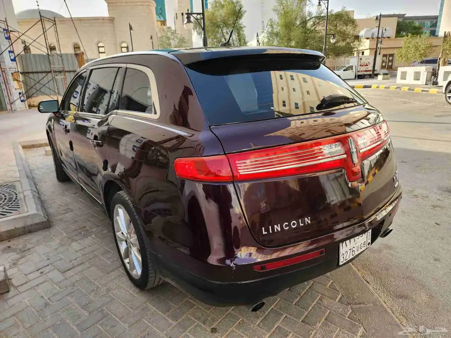 Lincoln MKT 2011 3