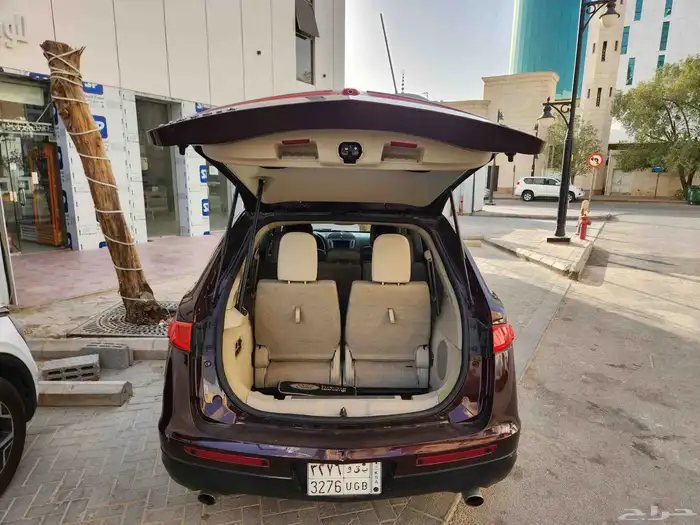 Lincoln MKT 2011 8