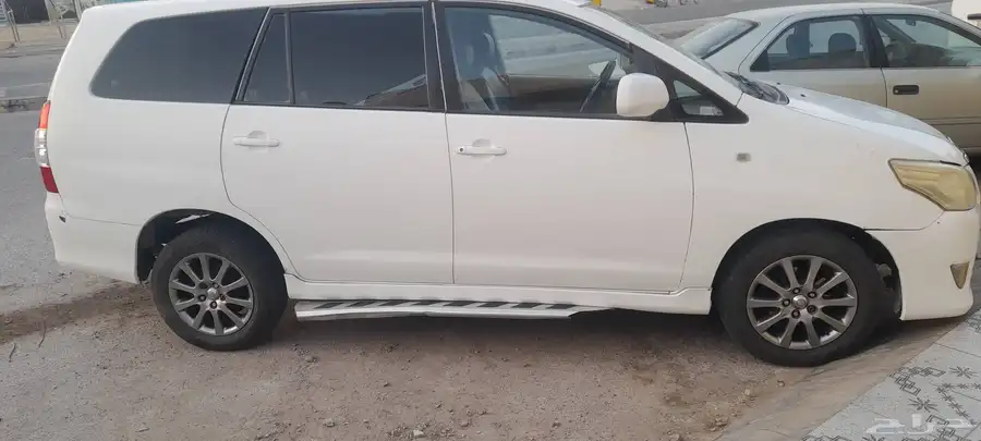 Toyota innova 2013 3
