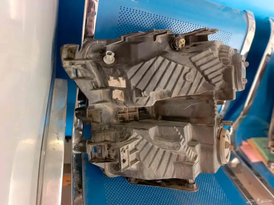 شمعات f150 يمين يسار نضيفه وسليمه من الكسوروقوعدها سليمه 7