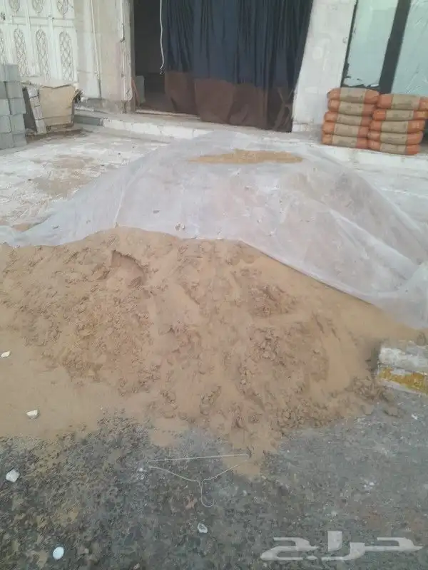 دينا قلاب بطحاء اسمنت بلك اسود 2