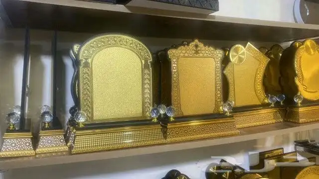 هدايا دروع سيوف بشوت فخمة 25