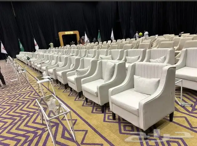 تاجير طاولات وكراسي وسماعات وقهوجين وصبابين وقهوجين وصبابين 4