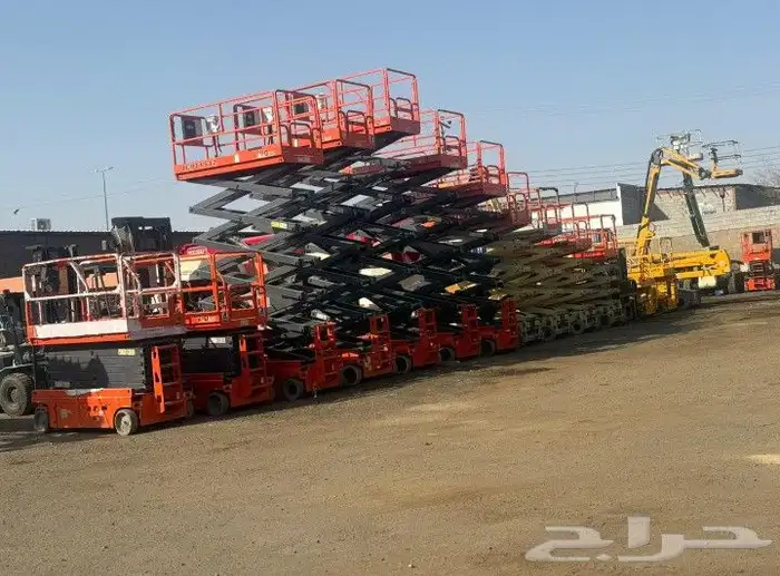إيجار كرينات ومان لفت وسيزر لفت وبومتراك وبوبكات JCB 14