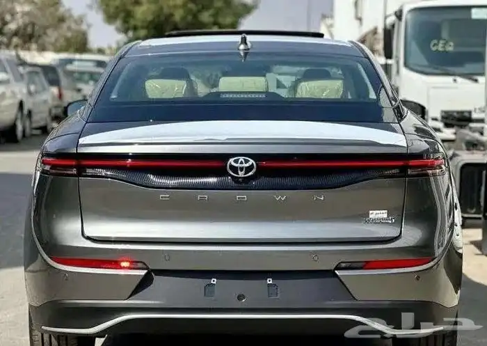 تويوتا كراون 2.5 بريميوم هايبرد 2026 كاش وتقسيط 5