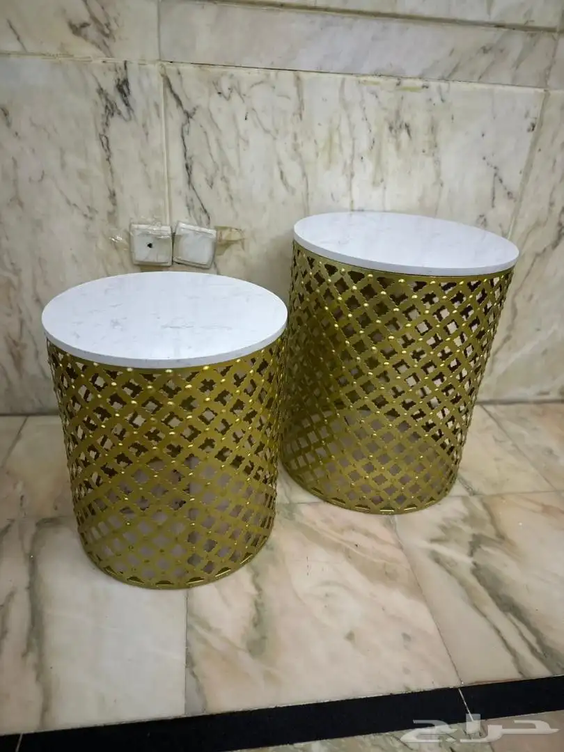 طاولات خدمه ذهبيه فخمه 0