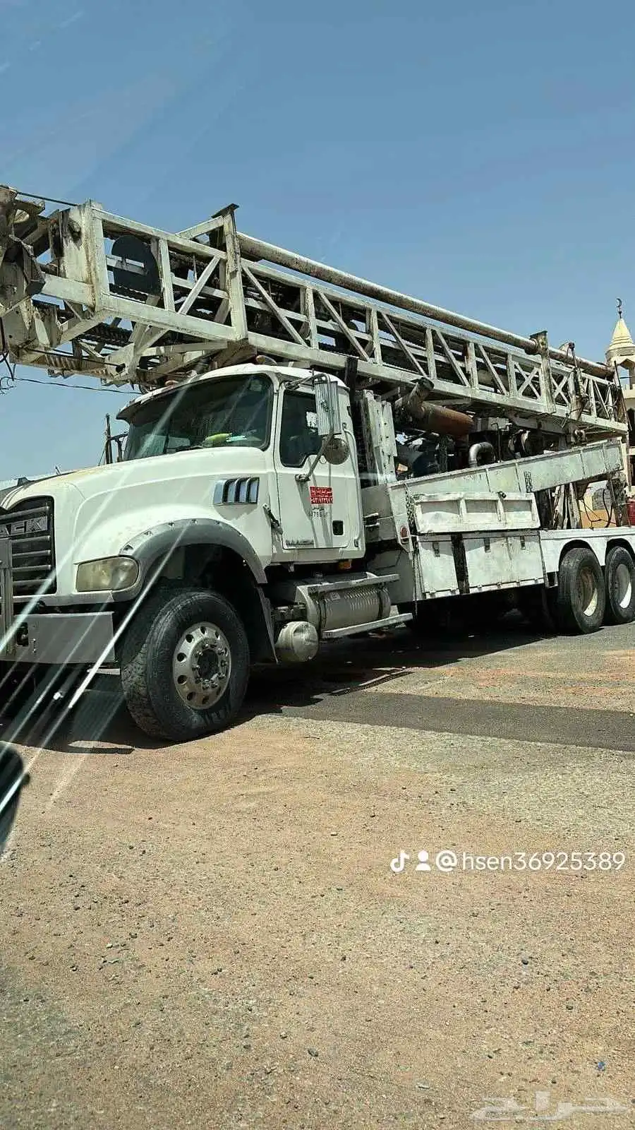 حفار آبار. متواجد في الوجه 1