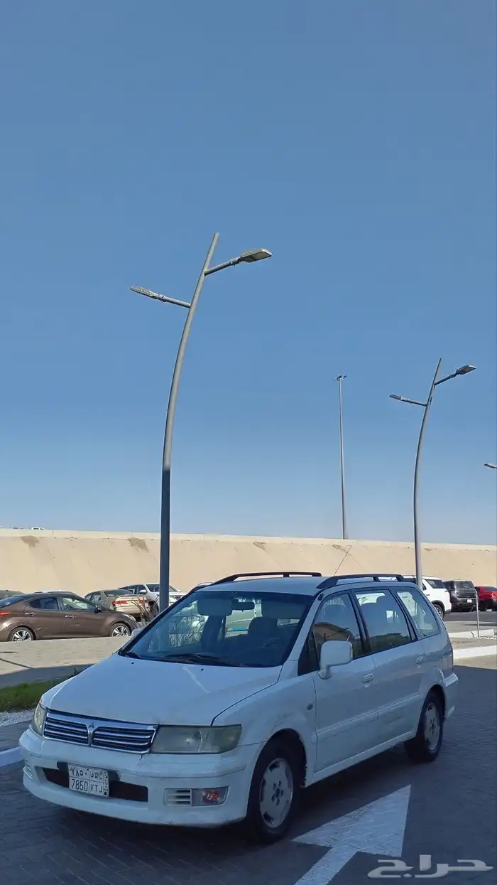 السلام عليكم للبيع مستبيشي سيبس واجن 2003 8