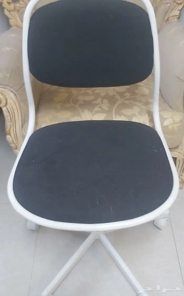 كرسي دوار من إيكيا 0