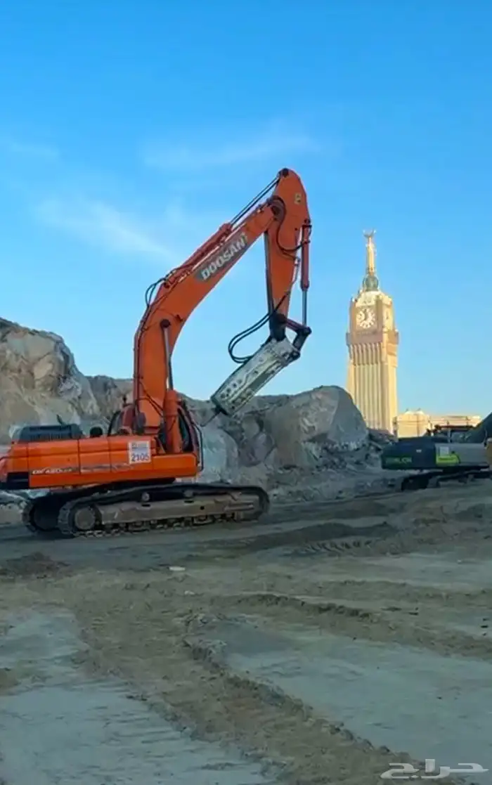 بوكلين للايجار قص جبال وحفر خزانات وترحيل الدمار وبنا ضفاير 0