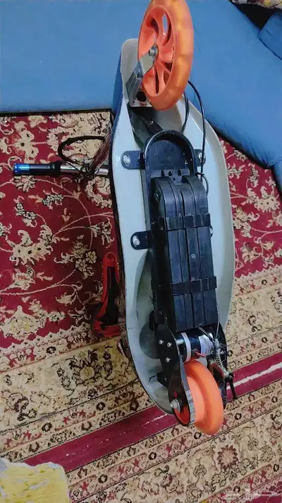 سكوتر كهربائي قابل للطي يحتاج بطارية فقط 3