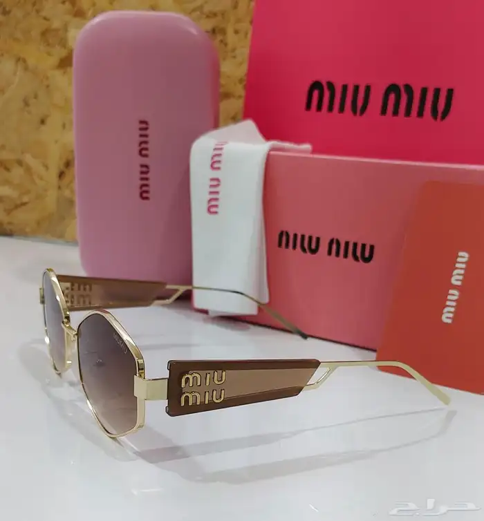 نظارات ميو ميو مع ملحقاتها 4