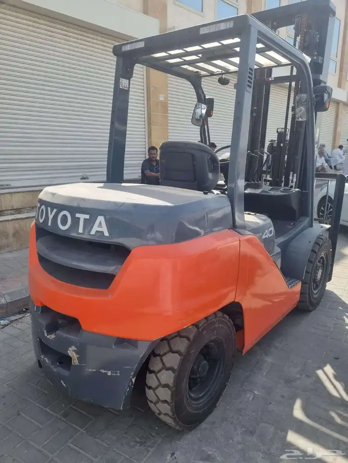 رافعات شوكية للتأجير Forklifts for rent 5